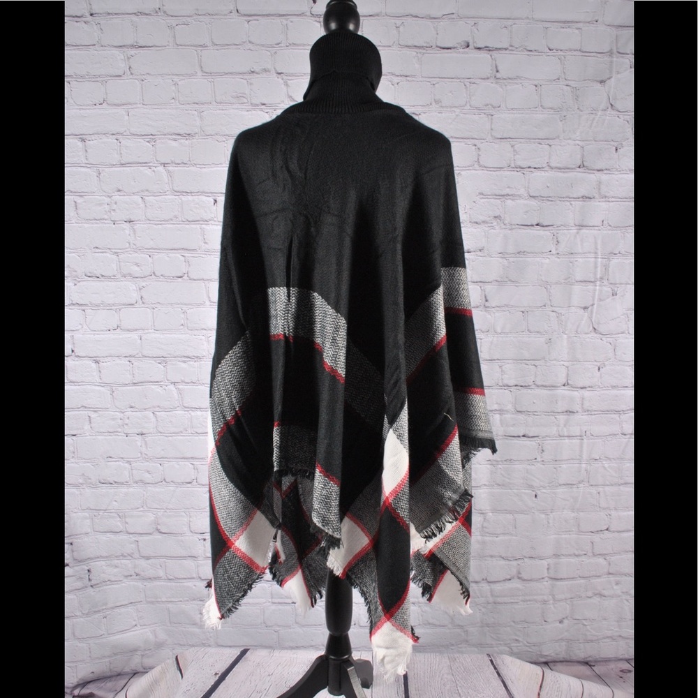 Color-Blocked Poncho Black One Size - Picture 6 of 9